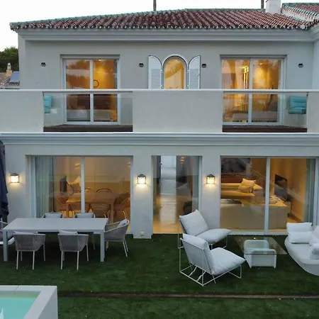 Furia Beach House Villa *